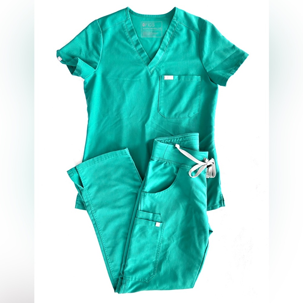 Figs Women’s Kade Cargo Scrub Pants, Hunter Green, size XXS Petite length